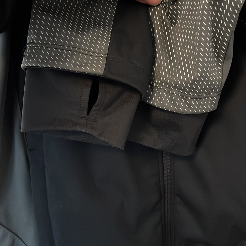 Running Room Running Jacket - Picture 3 of 6